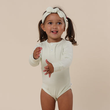Honeydew Long Sleeve Organic Bodysuit | Snuggle Hunny